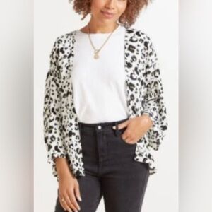 NWT EVEREVE Michael Stars Gabby leopard wrap one size